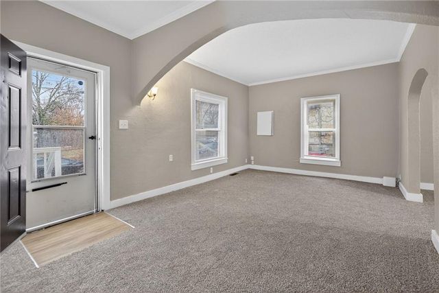 1212 N Spring Street, Independence, MO 64050