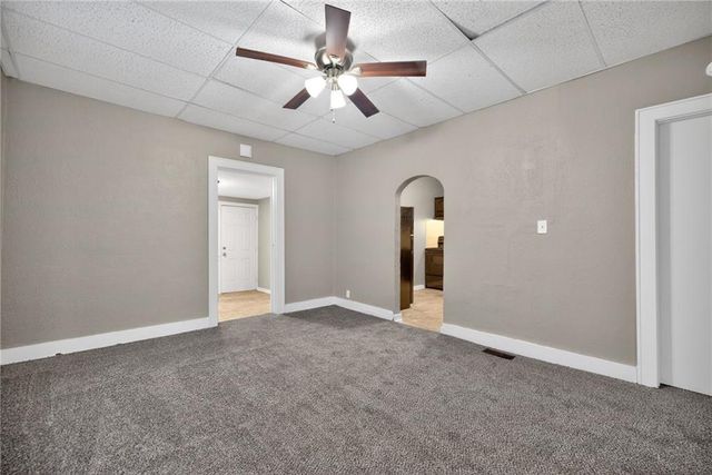 1212 N Spring Street, Independence, MO 64050