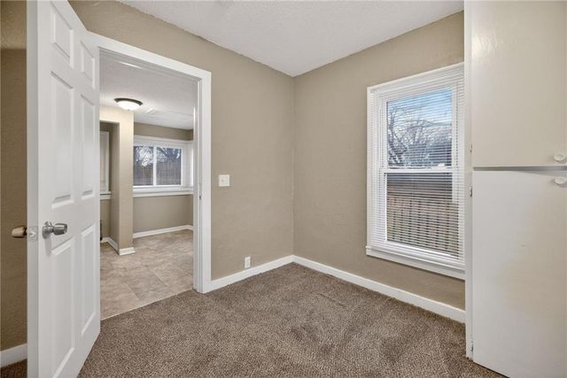 1212 N Spring Street, Independence, MO 64050