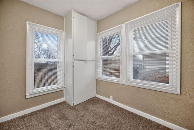 1212 N Spring Street, Independence, MO 64050