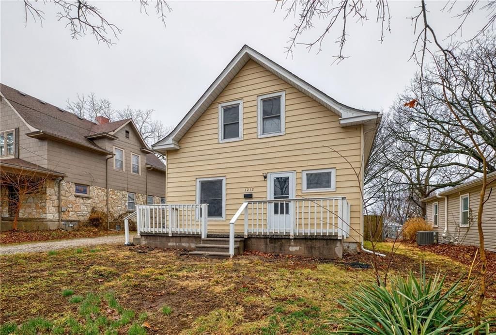 1212 N Spring Street, Independence, MO 64050