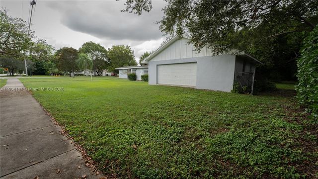 8045 SW 128th St, Pinecrest, FL 33156