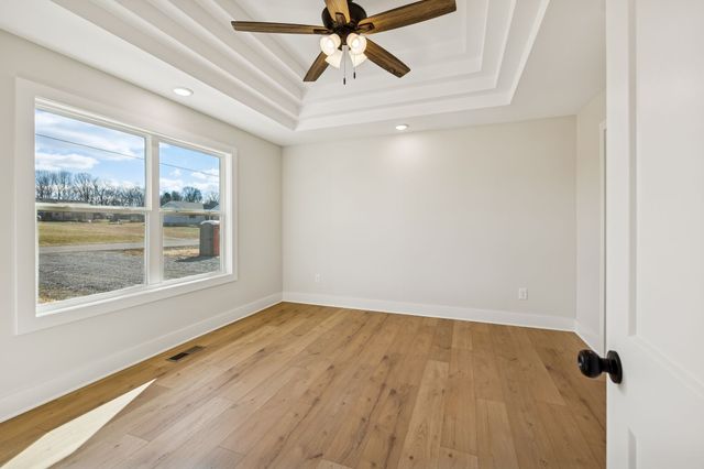 306 Leigh Anna Circle, Lafayette, TN 37083