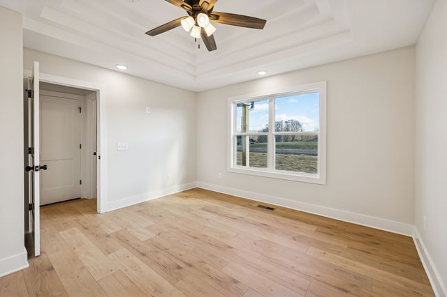 306 Leigh Anna Circle, Lafayette, TN 37083