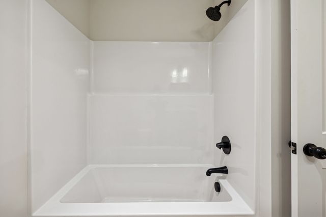 306 Leigh Anna Circle, Lafayette, TN 37083