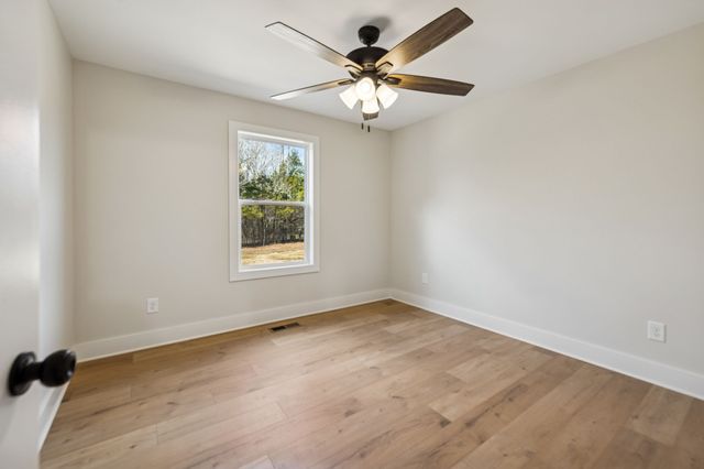 306 Leigh Anna Circle, Lafayette, TN 37083