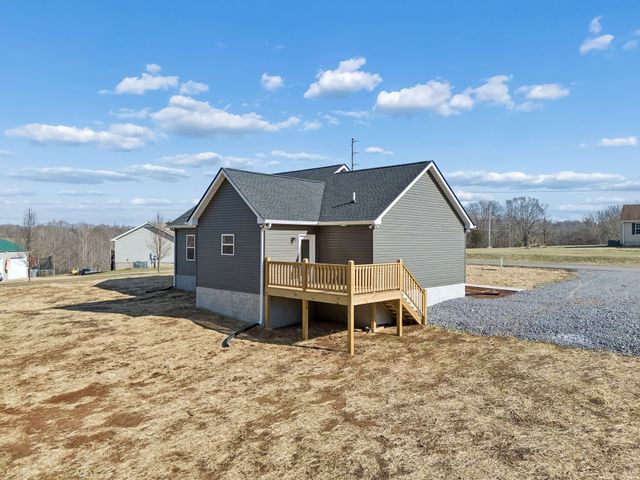 306 Leigh Anna Circle, Lafayette, TN 37083