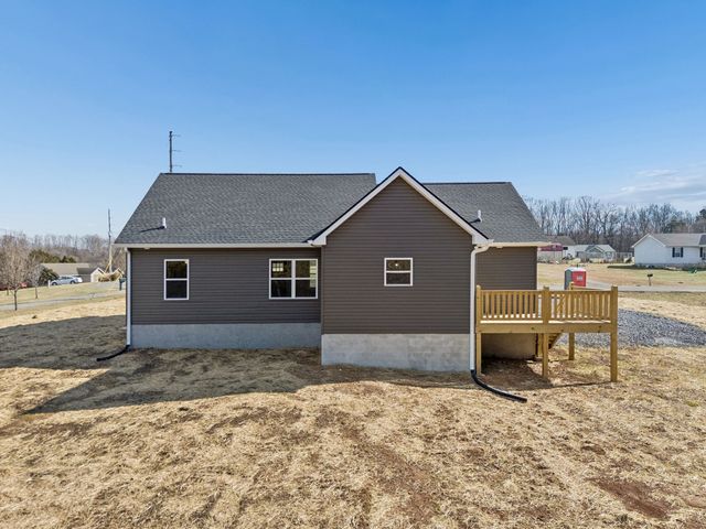 306 Leigh Anna Circle, Lafayette, TN 37083