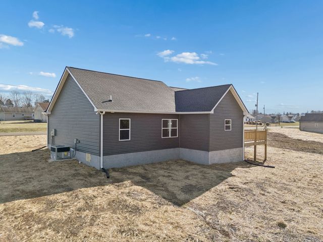 306 Leigh Anna Circle, Lafayette, TN 37083