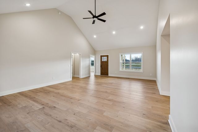 306 Leigh Anna Circle, Lafayette, TN 37083