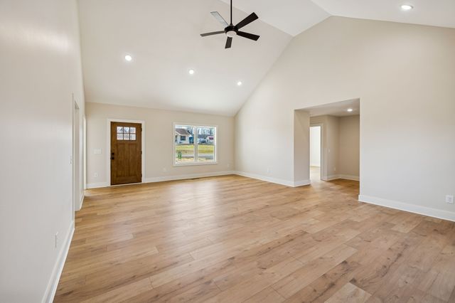 306 Leigh Anna Circle, Lafayette, TN 37083