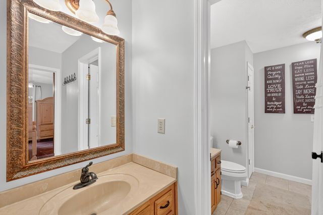 1011 Valley Ln, White House, TN 37188
