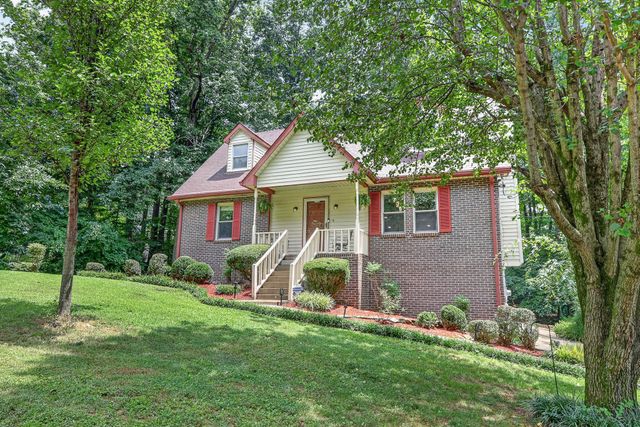1011 Valley Ln, White House, TN 37188