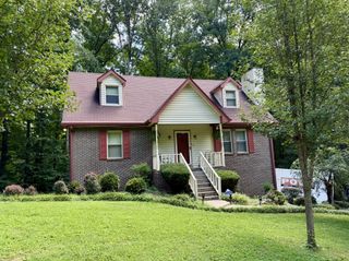 1011 Valley Ln, White House, TN 37188