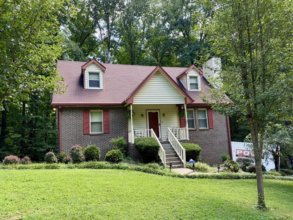 1011 Valley Ln, White House, TN 37188