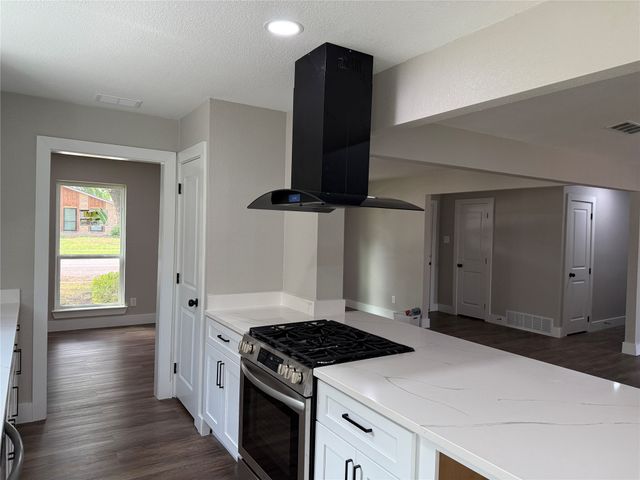 526 Doral Place, Garland, TX 75043