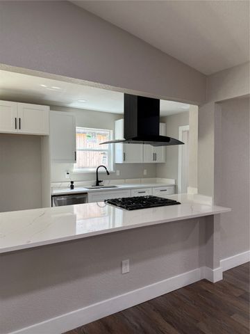526 Doral Place, Garland, TX 75043
