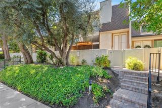 6225 Shoup Avenue 109, Woodland Hills, CA 91367