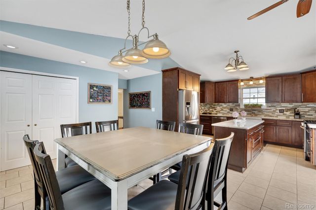 415 Leon Road, Walled Lake, MI 48390