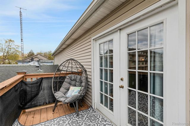 415 Leon Road, Walled Lake, MI 48390