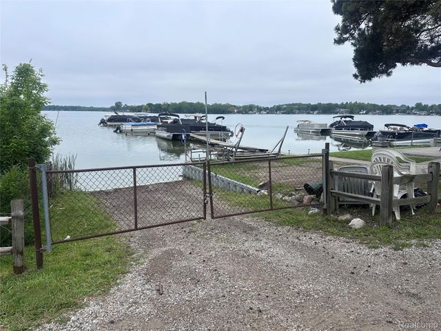 415 Leon Road, Walled Lake, MI 48390