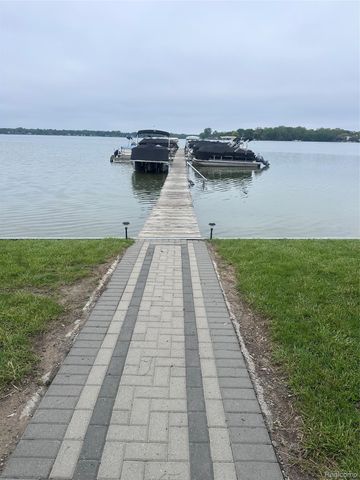 415 Leon Road, Walled Lake, MI 48390