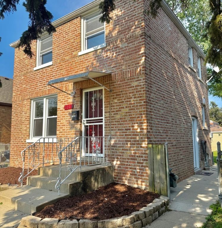 2003 S 24th Avenue, Broadview, IL 60155