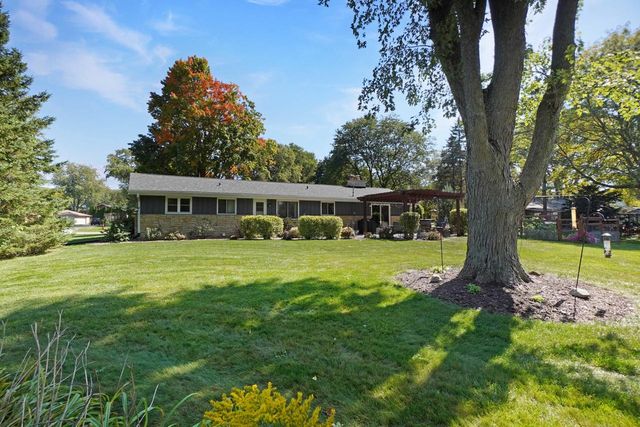 4685 N 150th STREET, Brookfield, WI 53005