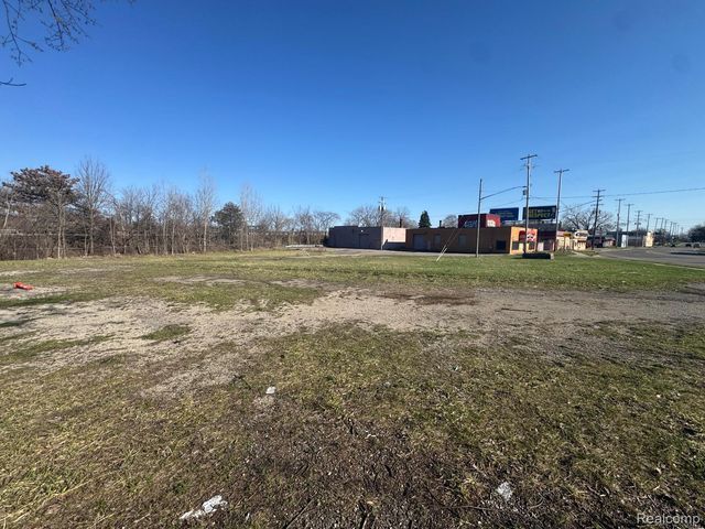 2117 S Saginaw Street, Flint, MI 48503