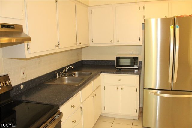 1811 SE 15th PL 1, Cape Coral, FL 33990
