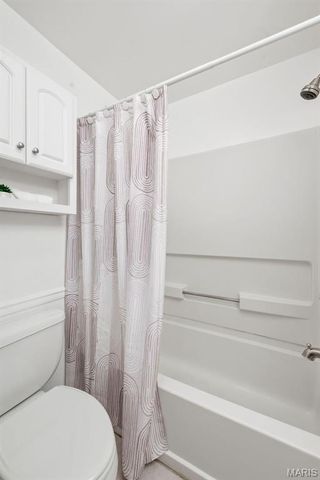 3539 Summit Avenue, St Louis, MO 63129