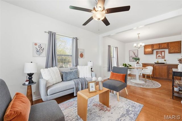 3539 Summit Avenue, St Louis, MO 63129