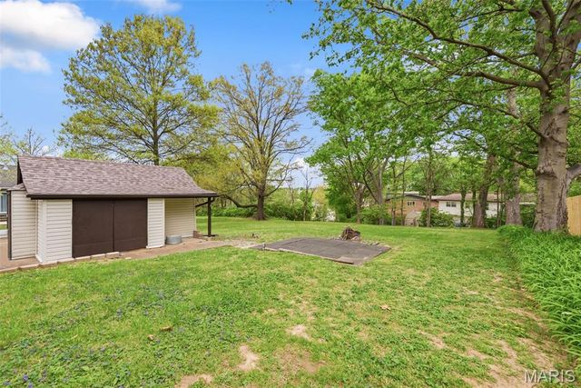 3539 Summit Avenue, St Louis, MO 63129