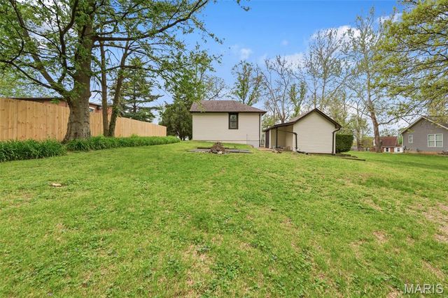3539 Summit Avenue, St Louis, MO 63129