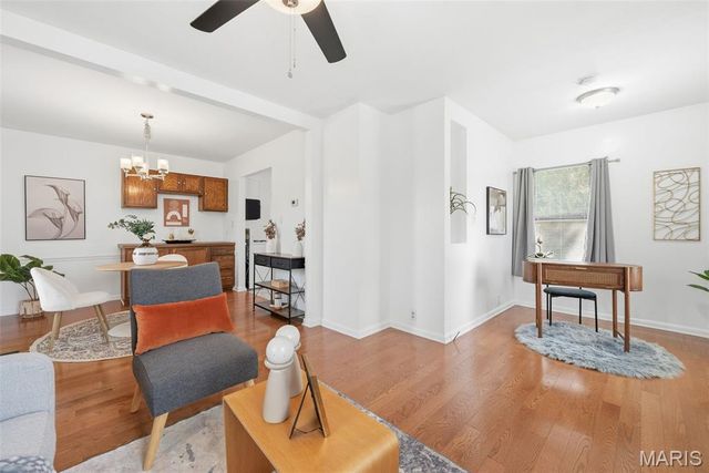 3539 Summit Avenue, St Louis, MO 63129