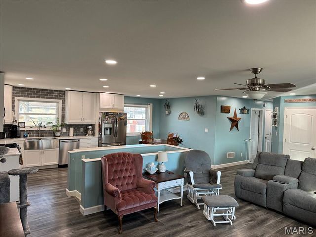 729 W Court Street, Kahoka, MO 63445