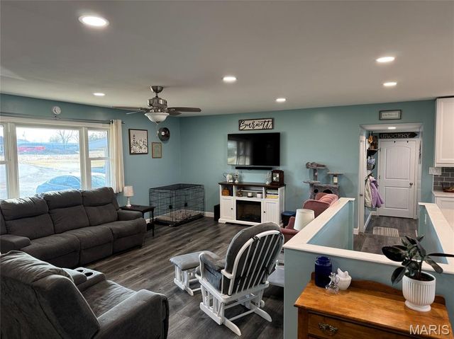 729 W Court Street, Kahoka, MO 63445