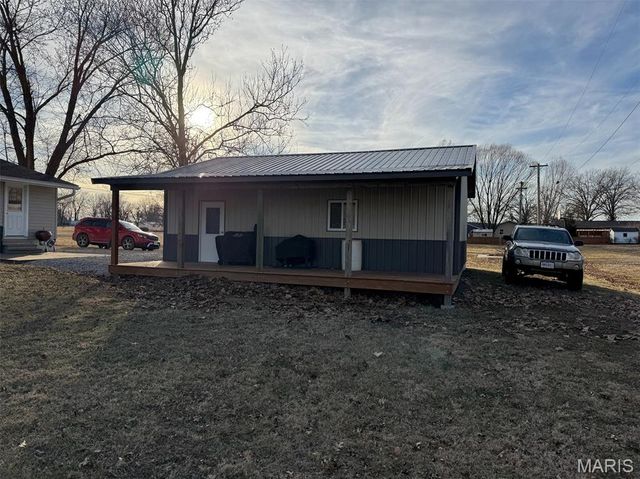 729 W Court Street, Kahoka, MO 63445