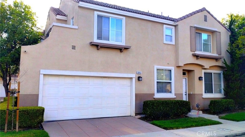 1845 Raymond Avenue, Signal Hill, CA 90755