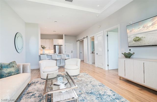 101 8th ST S 304, Naples, FL 34102