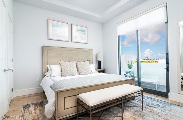 101 8th ST S 304, Naples, FL 34102