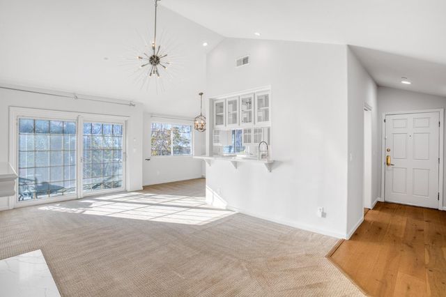 20 Willow Road 26, Menlo Park, CA 94025