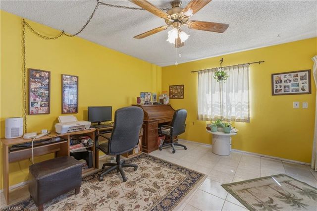 908 SE 21st TER, Cape Coral, FL 33990