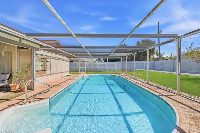 908 SE 21st TER, Cape Coral, FL 33990