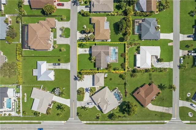 908 SE 21st TER, Cape Coral, FL 33990