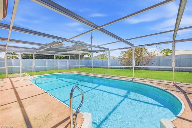 908 SE 21st TER, Cape Coral, FL 33990