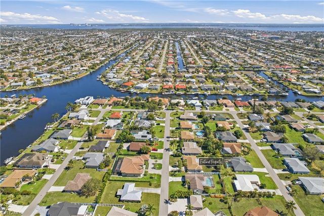 908 SE 21st TER, Cape Coral, FL 33990