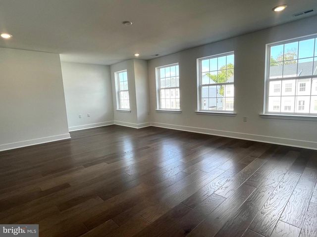 119 STOUTSBURG BLVD, Pennington, NJ 08534