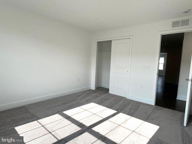 119 STOUTSBURG BLVD, Pennington, NJ 08534
