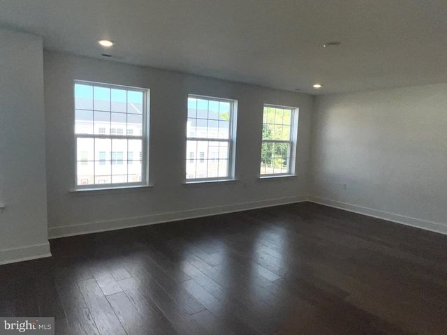 119 STOUTSBURG BLVD, Pennington, NJ 08534